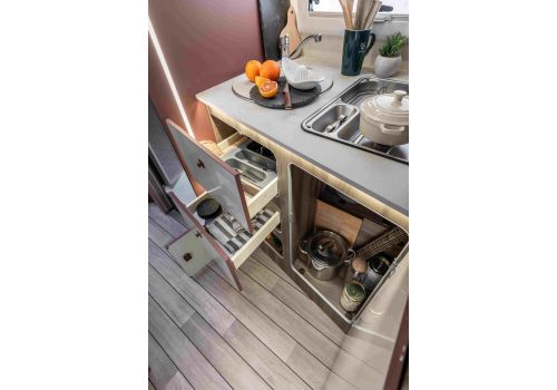 Low Profile Motorhome ROLLER TEAM Kronos Spring Edition 284 TL en Sale Occasion