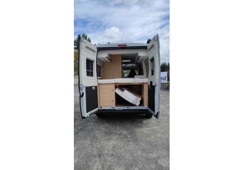 Camper Van SUNLIGHT Cliff 600 X Edition en Catalog