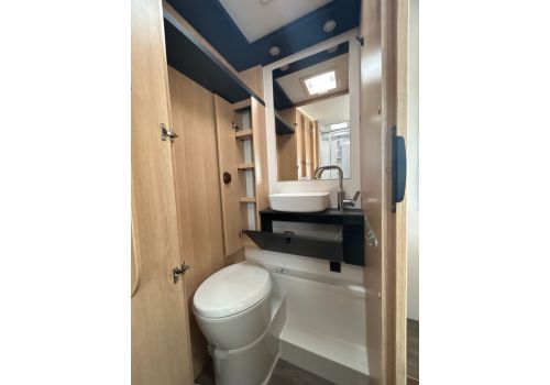Integral Motorhome SUNLIGHT I 69 L Adventure Edition en Rent