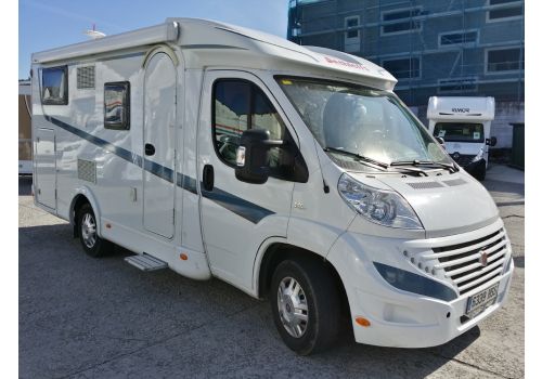 Low Profile Motorhome DETHLEFFS Globebus T-15 en Sale Occasion