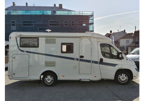 Low Profile Motorhome DETHLEFFS Globebus T-15 en Sale Occasion