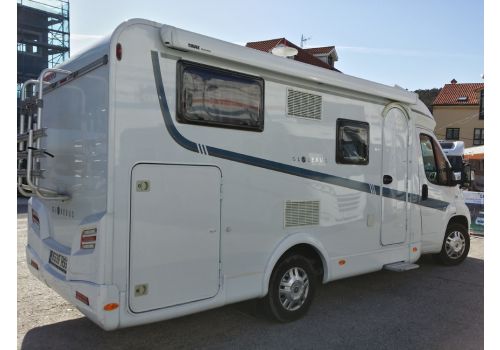 Low Profile Motorhome DETHLEFFS Globebus T-15 en Sale Occasion