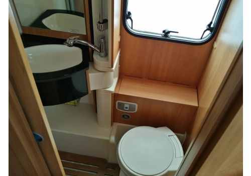 Low Profile Motorhome DETHLEFFS Globebus T-15 en Sale Occasion