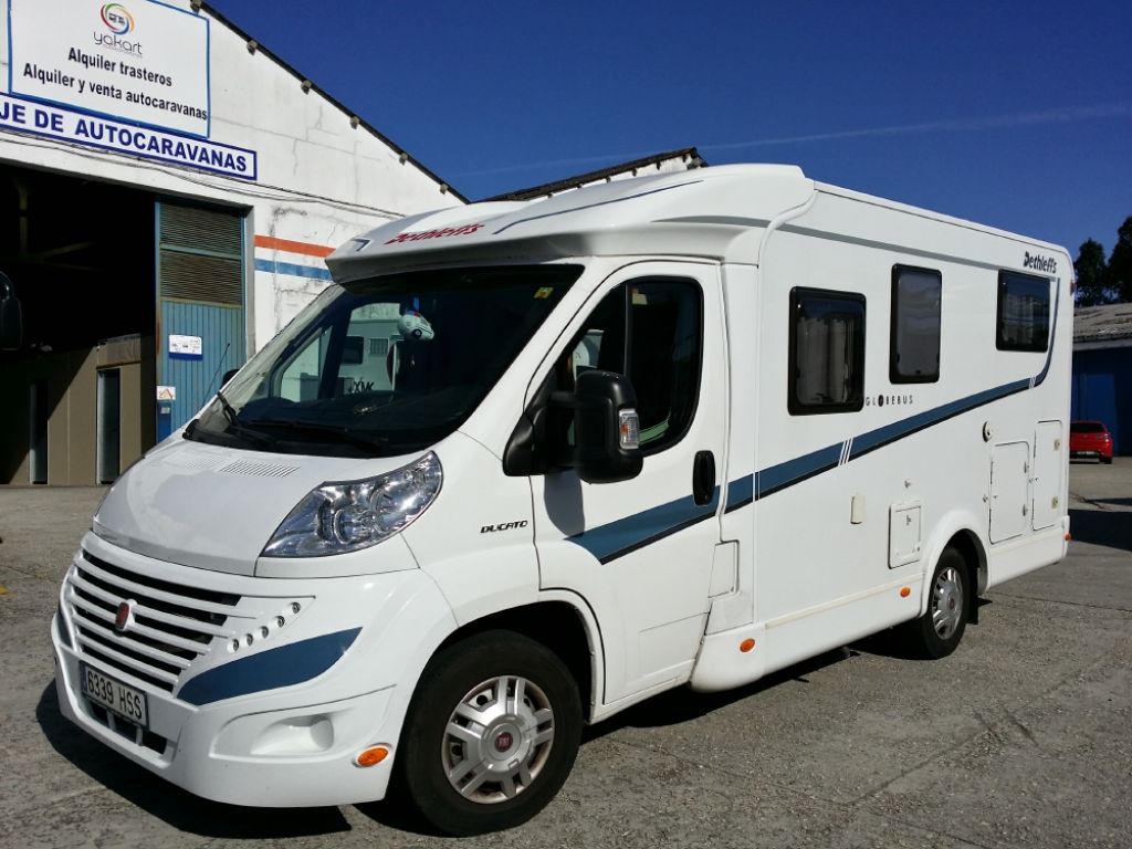 Low Profile Motorhome Dethleffs Globebus T-15 In Sale Occasion - Yakart 