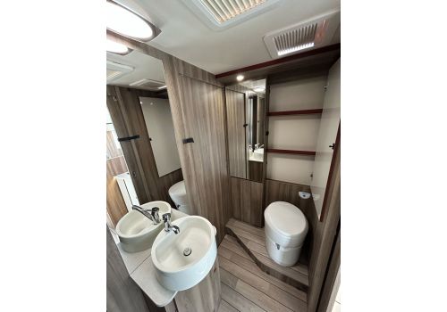 Low Profile Motorhome ROLLER TEAM Kronos 266 TL Spring Edition en Sale Occasion