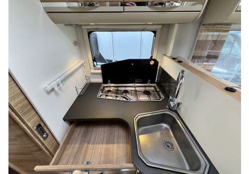 Low Profile Motorhome ADRIA Matrix M 670 SC en Sale Occasion