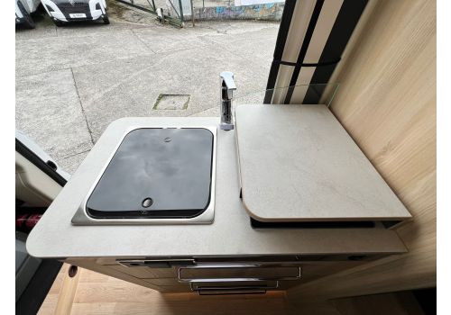 Camper Van DREAMER Living Van Select Modelo 2025 en Sale Occasion