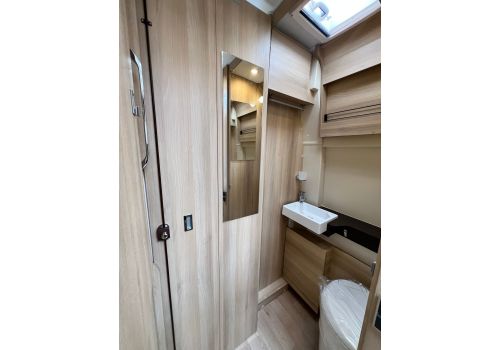 Camper Van DREAMER Living Van Select Modelo 2025 en Sale Occasion