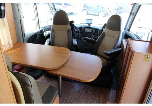 Integral Motorhome BURSTNER Aviano I 725 en Sale Occasion