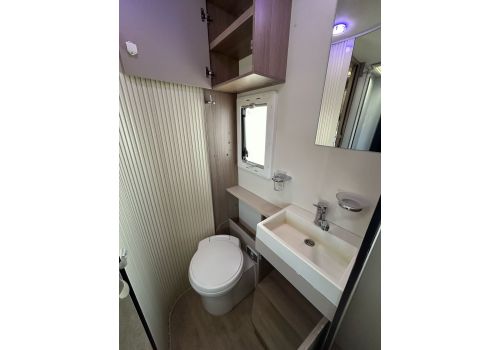 Low Profile Motorhome CHALLENGER Genesis 288 EB en Sale Occasion