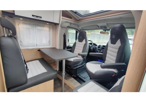 Low Profile Motorhome SUNLIGHT V60 Fiat en Rent