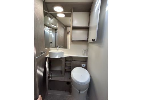 Low Profile Motorhome ROLLER TEAM Zefiro 287 TL en Sale Occasion