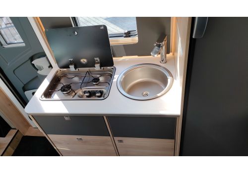 Low Profile Motorhome DETHLEFFS Globebus Camp T1 en Catalog