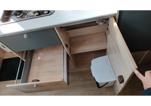 Low Profile Motorhome DETHLEFFS Globebus Camp T1 en Catalog