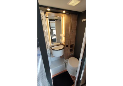 Low Profile Motorhome DETHLEFFS Globebus Camp T1 en Catalog