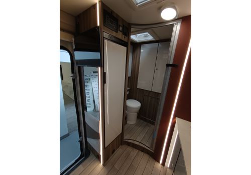 Low Profile Motorhome ROLLER TEAM Kronos 230 TL FIT en Sale Occasion