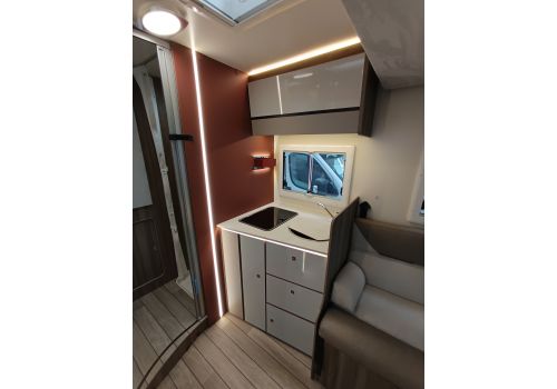 Low Profile Motorhome ROLLER TEAM Kronos 230 TL FIT en Sale Occasion