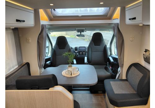 Low Profile Motorhome SUNLIGHT T68 en Rent