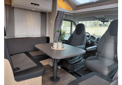 Low Profile Motorhome SUNLIGHT T68 en Rent