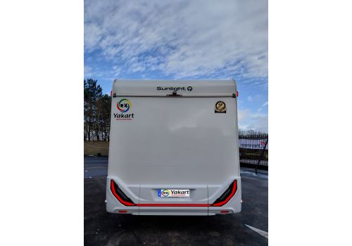 Low Profile Motorhome SUNLIGHT T68 en Rent