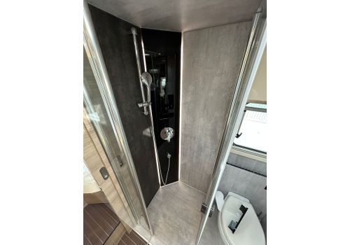 Integral Motorhome CONCORDE Carver 850 LI en Catalog