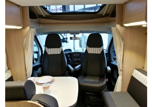 Low Profile Motorhome SUNLIGHT T-68 en Sale Occasion