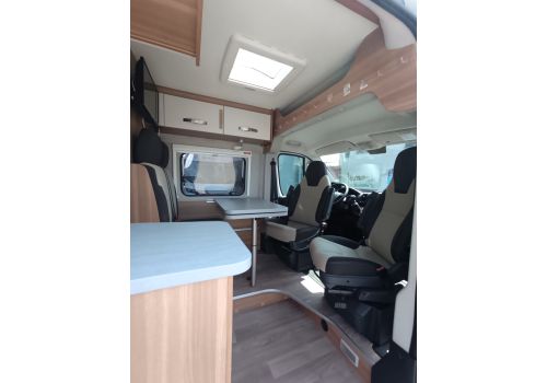 Camper Van WEINSBERG Carabus en Sale Occasion