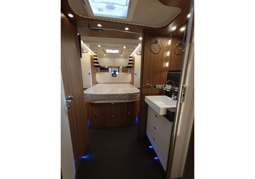 Integral Motorhome CARTHAGO chic e-line I 64 XL QB en Sale Occasion