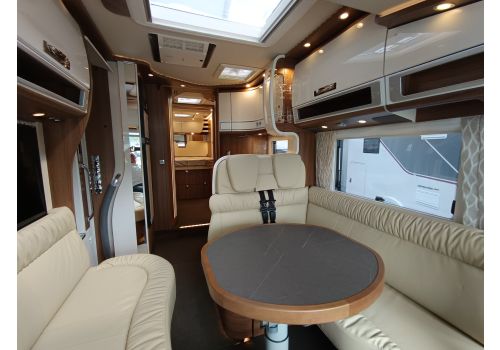 Integral Motorhome CARTHAGO chic e-line I 64 XL QB en Sale Occasion