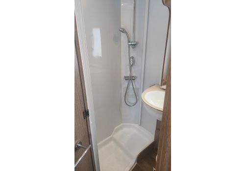 Capuchina Motorhome MC LOUIS Glamys 22 en Sale Occasion