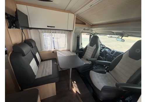 Low Profile Motorhome SUNLIGHT V66 en Sale Occasion