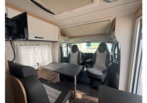 Low Profile Motorhome SUNLIGHT V66 en Sale Occasion