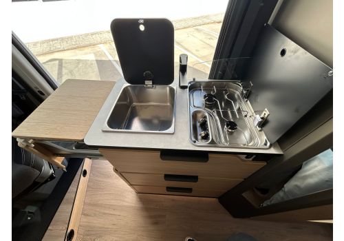Camper Van DREAMER Living Van Select en Catalog