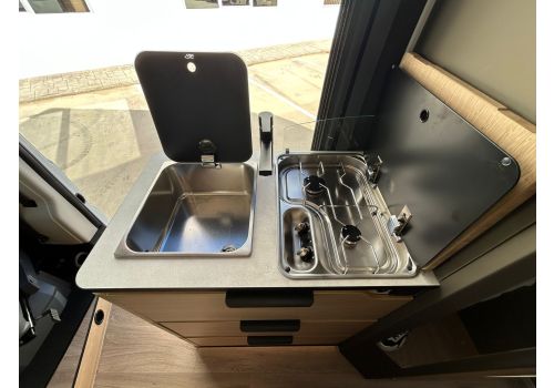 Camper Van DREAMER Living Van Select en Catalog
