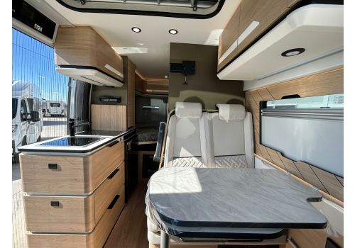 Camper Van DREAMER D43 Up Select en Catalog