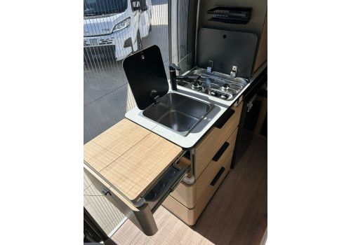 Camper Van DREAMER D43 Up Select en Catalog