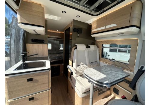 Camper Van DREAMER D43 Up Select en Catalog