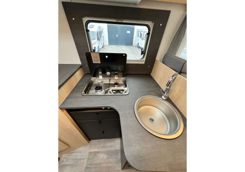Low Profile Motorhome SUNLIGHT T67S en Rent