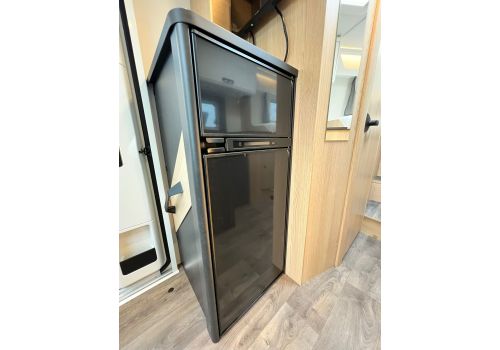 Low Profile Motorhome SUNLIGHT T67S en Rent