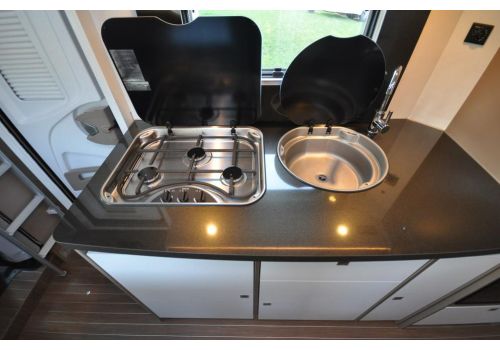 Capuchina Motorhome SUNLIGHT BLUCAMP Ocean 650 en Rent