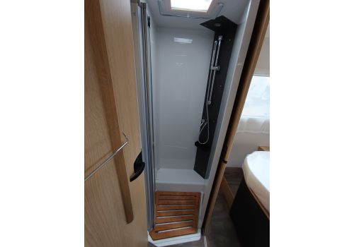 Low Profile Motorhome SUNLIGHT T 69 LC Adventure Edition en Catalog