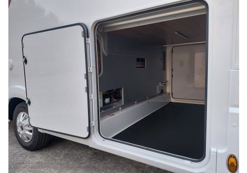 Low Profile Motorhome RAPIDO 696F en Catalog