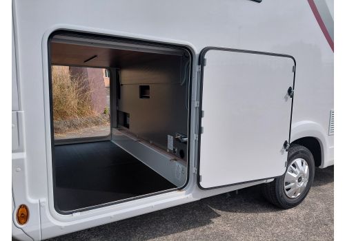 Low Profile Motorhome RAPIDO 696F en Catalog
