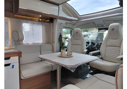 Low Profile Motorhome RAPIDO 696F en Catalog