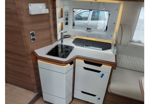 Low Profile Motorhome RAPIDO 696F en Catalog