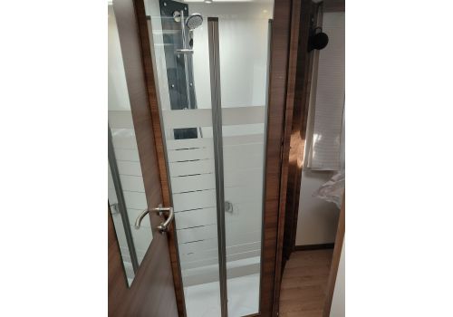 Low Profile Motorhome RAPIDO 696F en Catalog