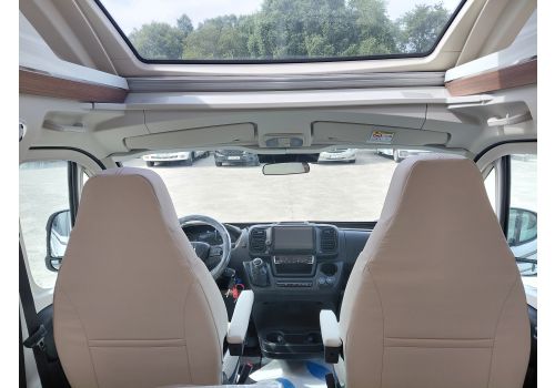 Low Profile Motorhome RAPIDO 696F en Catalog