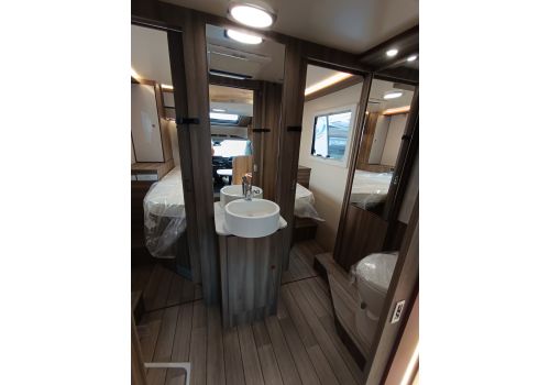 Low Profile Motorhome ROLLER TEAM Kronos 266 TL Spring Edition en Sale Occasion
