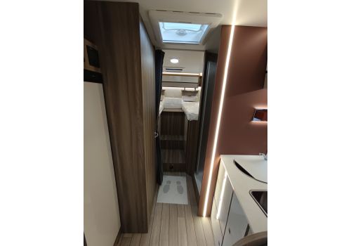 Low Profile Motorhome ROLLER TEAM Kronos 284 TL Spring Edition en Sale Occasion
