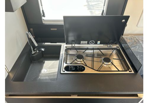 Low Profile Motorhome MOBILVETTA KEA P 86 en Catalog